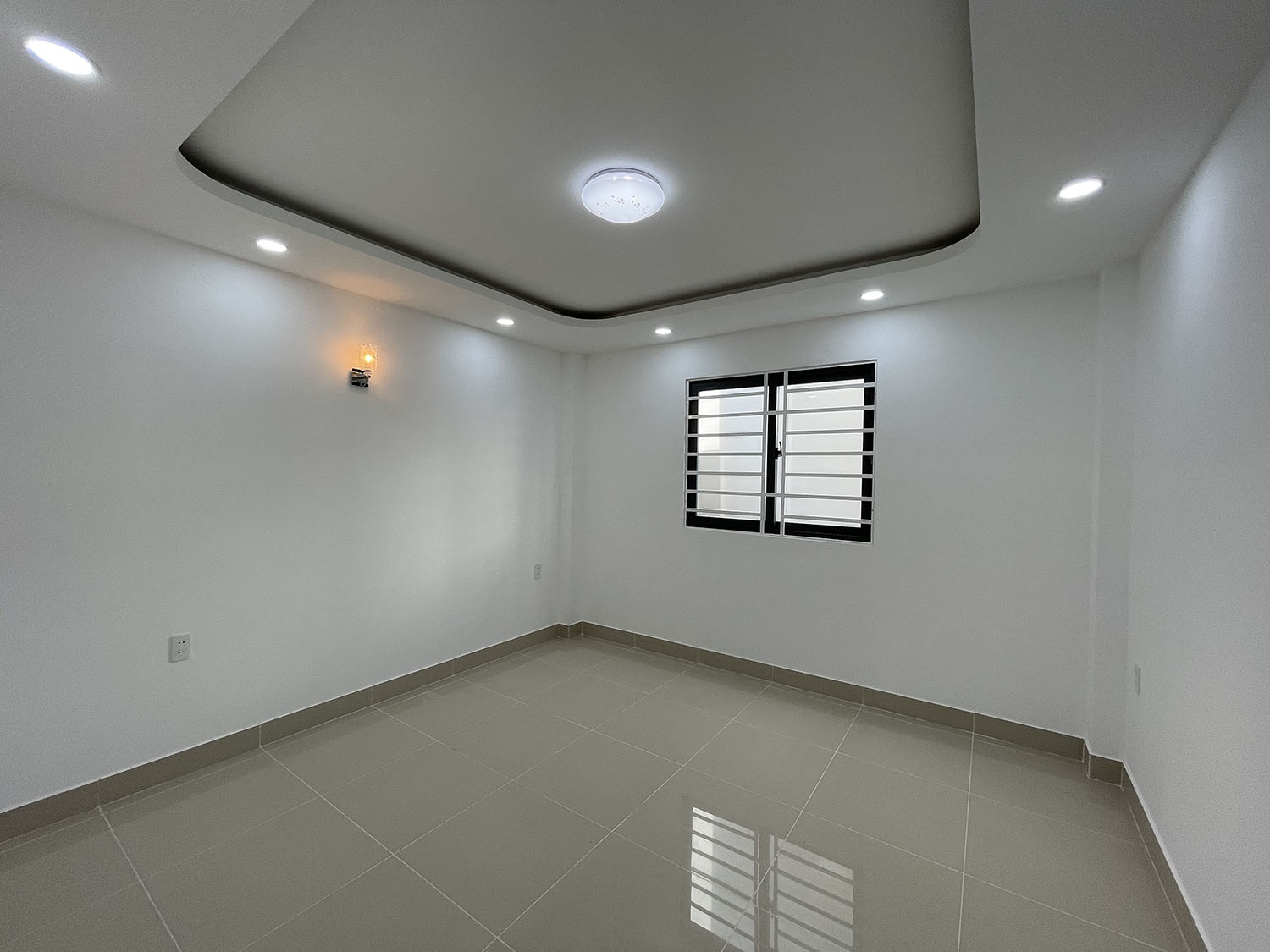 Tuyệt phẩm 3 lầu (4x15) 6 phòng t.kế Singapore, mới xây dựng, hẻm đẹp Phan Đình Phùng - gần PXLong